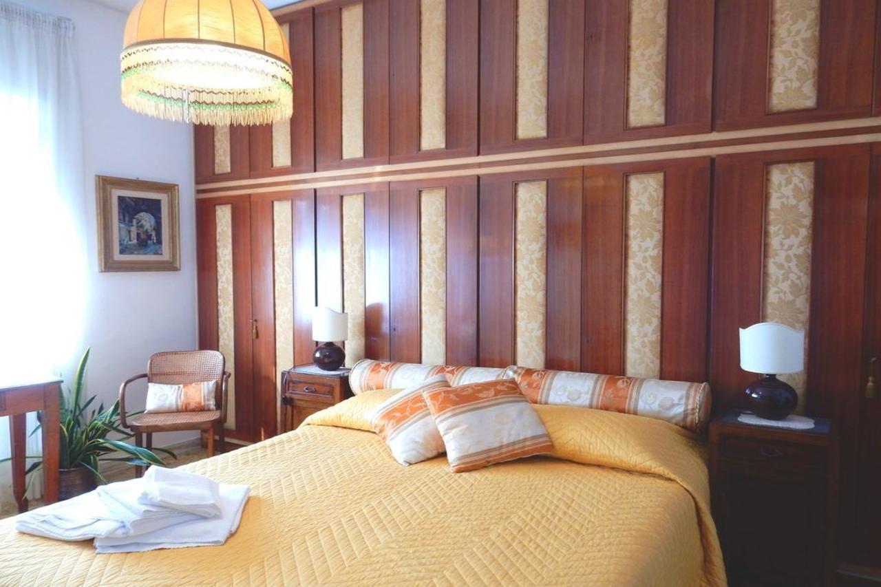 Romulus Rex Hotel Luaran gambar