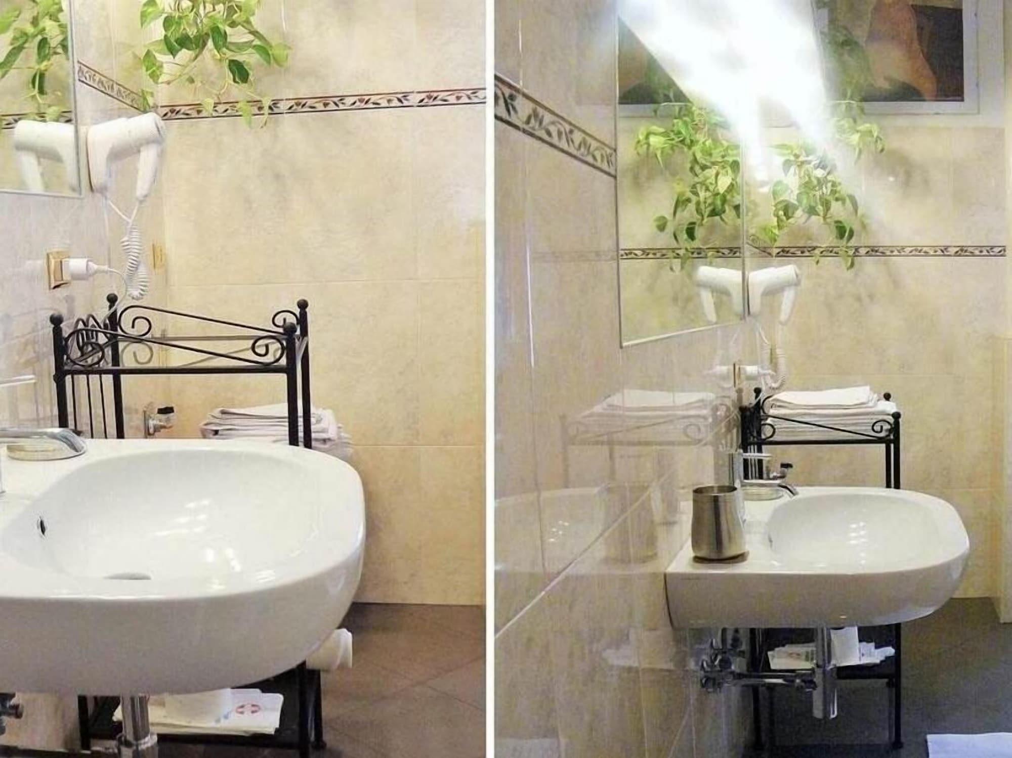 Romulus Rex Hotel Luaran gambar